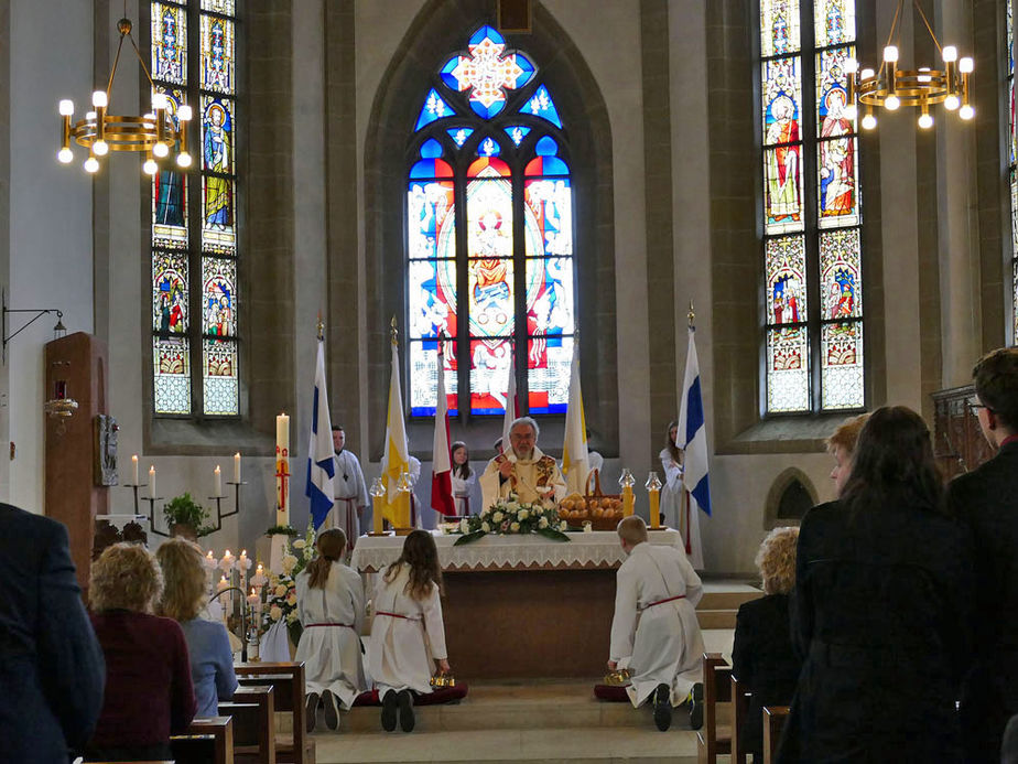 1. Heilige Kommunion in St. Crescentius (Foto: Karl-Franz Thiede)